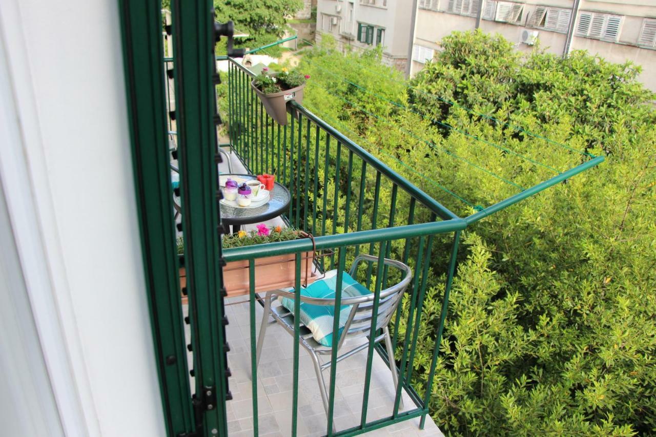 Apartment Simone Спліт Екстер'єр фото